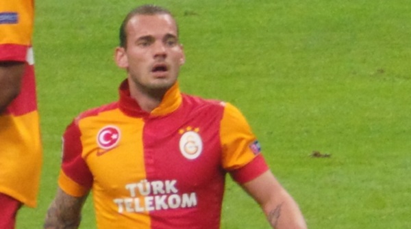 Sneijder decided to snub the advances of Manchester United