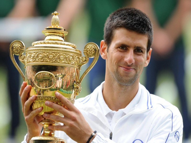 Novak-Djokovic-Wimbledon-Champion-2011_wallpaper.jpg