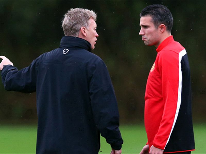 Moyes has showdown talks with van Persie