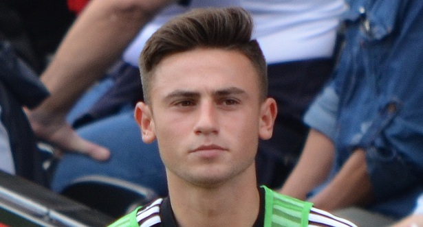 Man City FC face competition as even PSG want Patrick Roberts