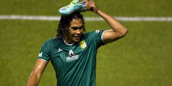Rangers FC in talks to sign Mexican international Carlos Pena